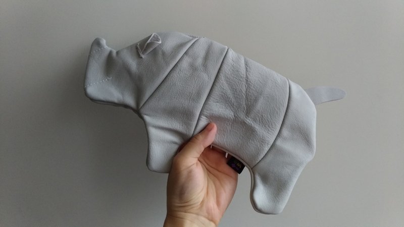 +zoom-  沙发牛皮制 犀牛造型笔袋(置物袋) - 灰白 - 零钱包 - 真皮 灰色