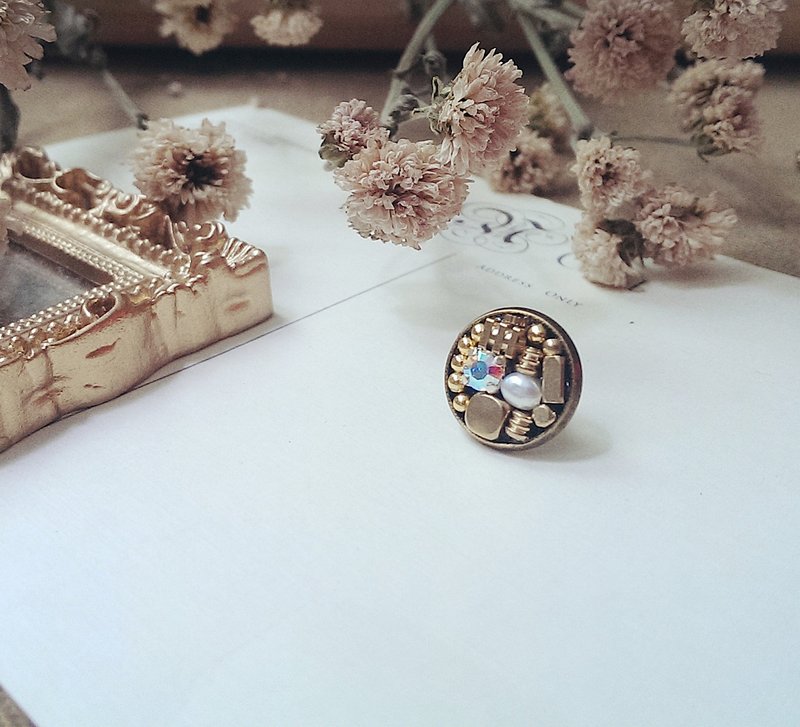 独家设计 手工珠宝盒大耳环(单) / 复刻 亮彩钻 - 耳环/耳夹 - 其他材质 金色