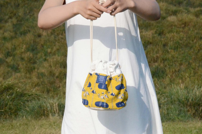 ::浏海树:: 侧背水桶包＿小鹤们 (东京限量款) - 侧背包/斜挎包 - 其他材质 黄色