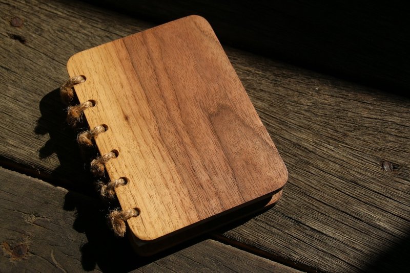 木入三分。古本 - 笔记本/手帐 - 木头 黑色
