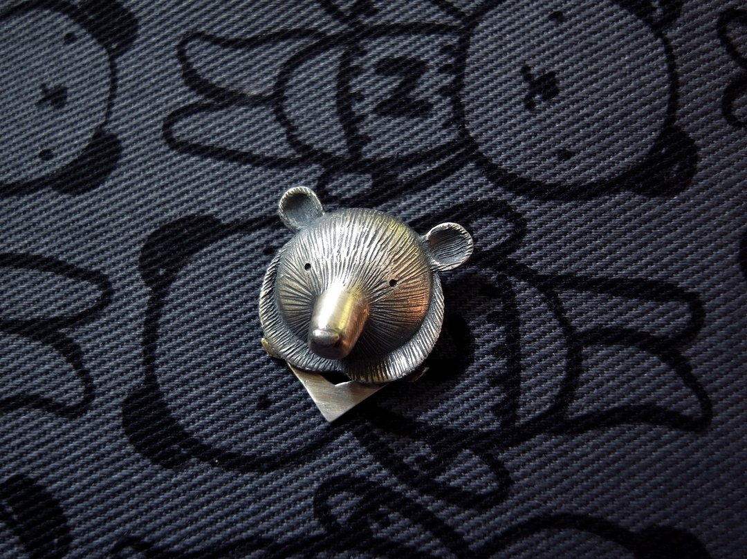 台湾黑熊 Formosan black bear -纯银项链坠子·坠饰//手工限量---(附蜡绳) - 项链 - 其他金属 灰色