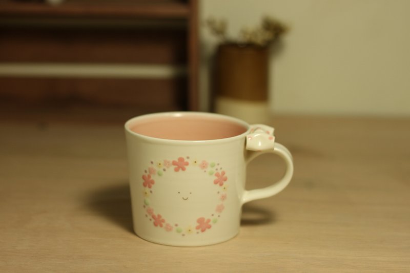 蝴蝶结彩绘杯-粉红花圈 - 咖啡杯/马克杯 - 其他材质 粉红色