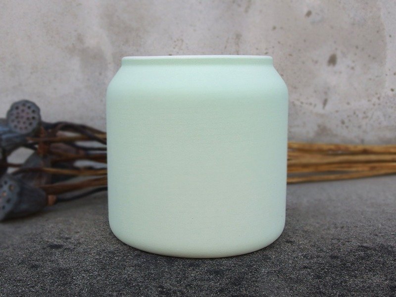 medium of 全瓷花器 - 浅绿 - 花瓶/陶器 - 瓷 绿色