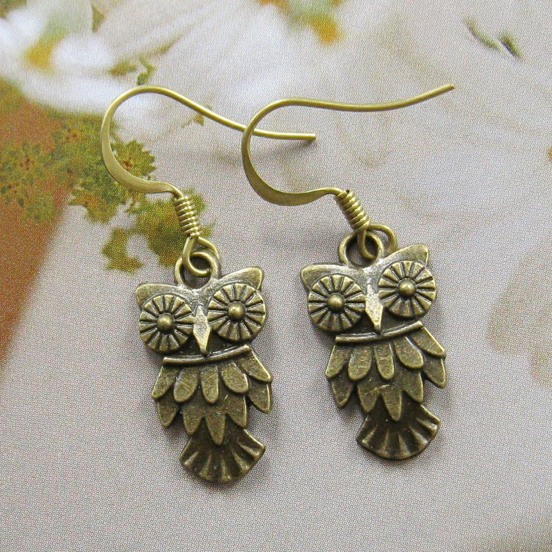 可爱青古铜猫头鹰耳环 - 耳环/耳夹 - 其他金属 金色