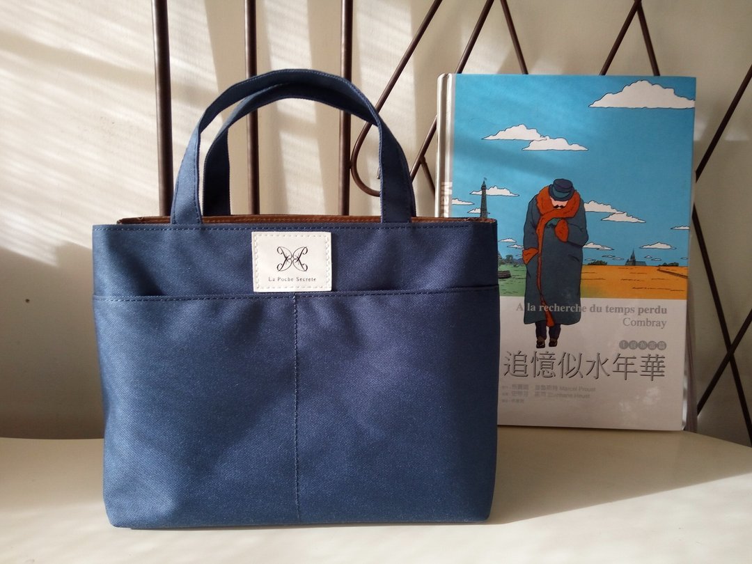 LaPoche Secrete: 交换礼物_优雅收纳袋中袋_藏青 - 化妆包/杂物包 - 棉 蓝色