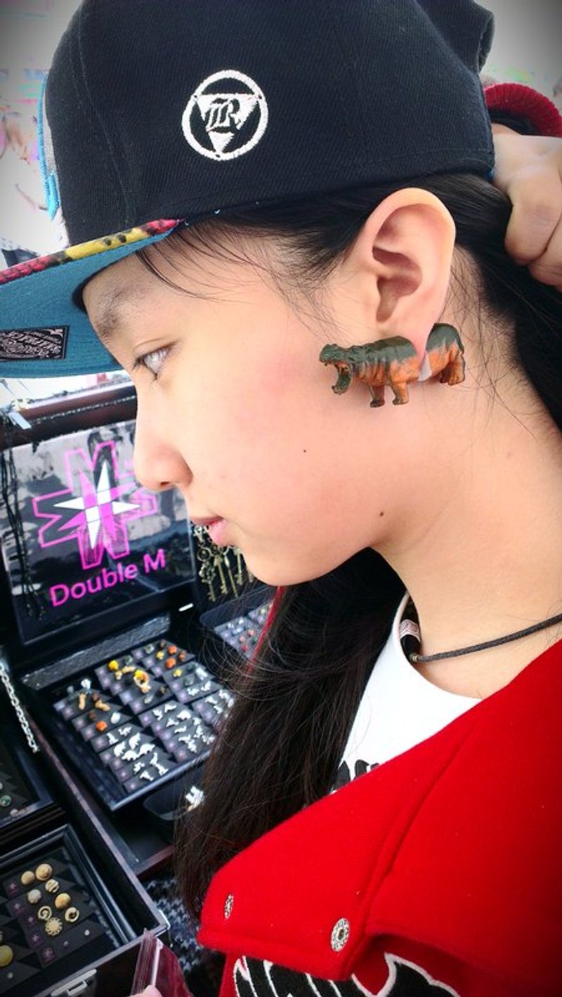 台湾原创 Double M 魔幻动物耳环-河马篇 - 耳环/耳夹 - 硅胶 咖啡色