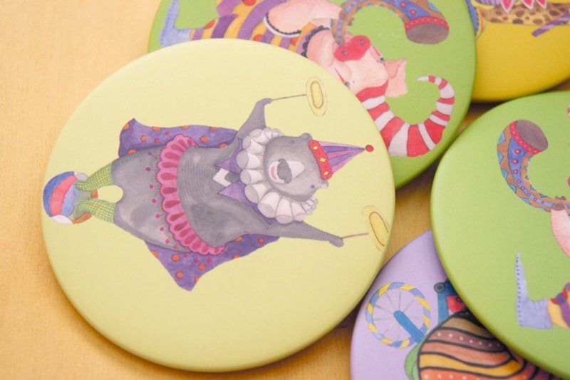 针线球 华丽马戏团大别针(7.5厘米) - 胸针 - 塑料 多色