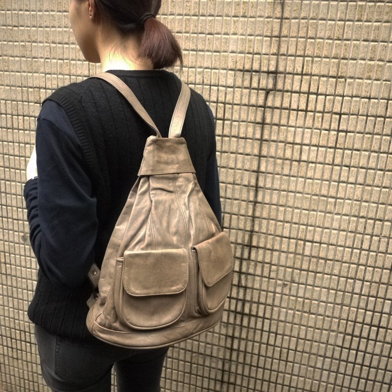 夕卡 Shika// Vintage Bag 牛皮制 铁灰色锥形后背古董包 - 后背包/双肩包 - 其他材质 灰色