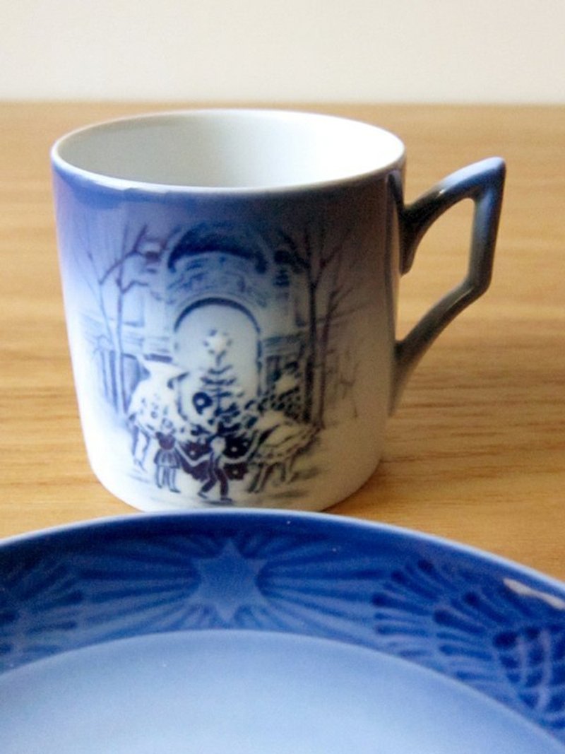 丹麦皇家哥本哈根1990年圣诞纪念杯盘组 - 咖啡杯/马克杯 - 其他材质 蓝色