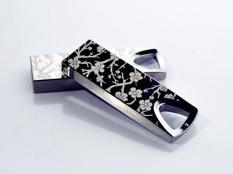 梅花梅花好 金属随身碟 16GB - U盘 - 其他金属 灰色