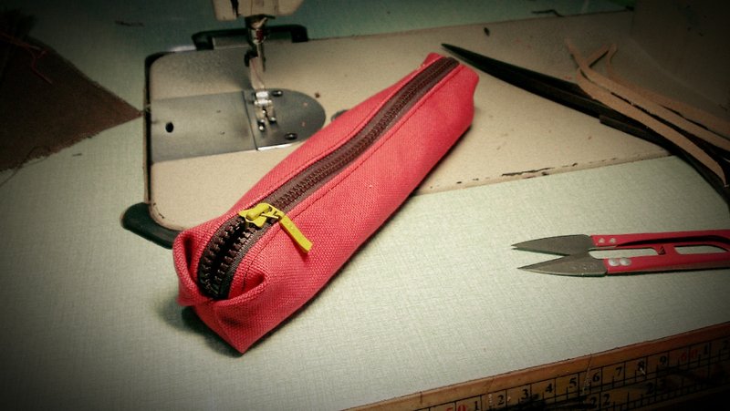 Sienna大人的瘦笔袋~ - 铅笔盒/笔袋 - 其他材质 红色