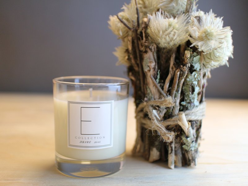 【大象爱蜜莉 / 精油大豆蜡烛】 《 心，开始》喜马拉雅雪松为主调的森林系精油大豆蜡烛 - 蜡烛/烛台 - 其他材质 白色