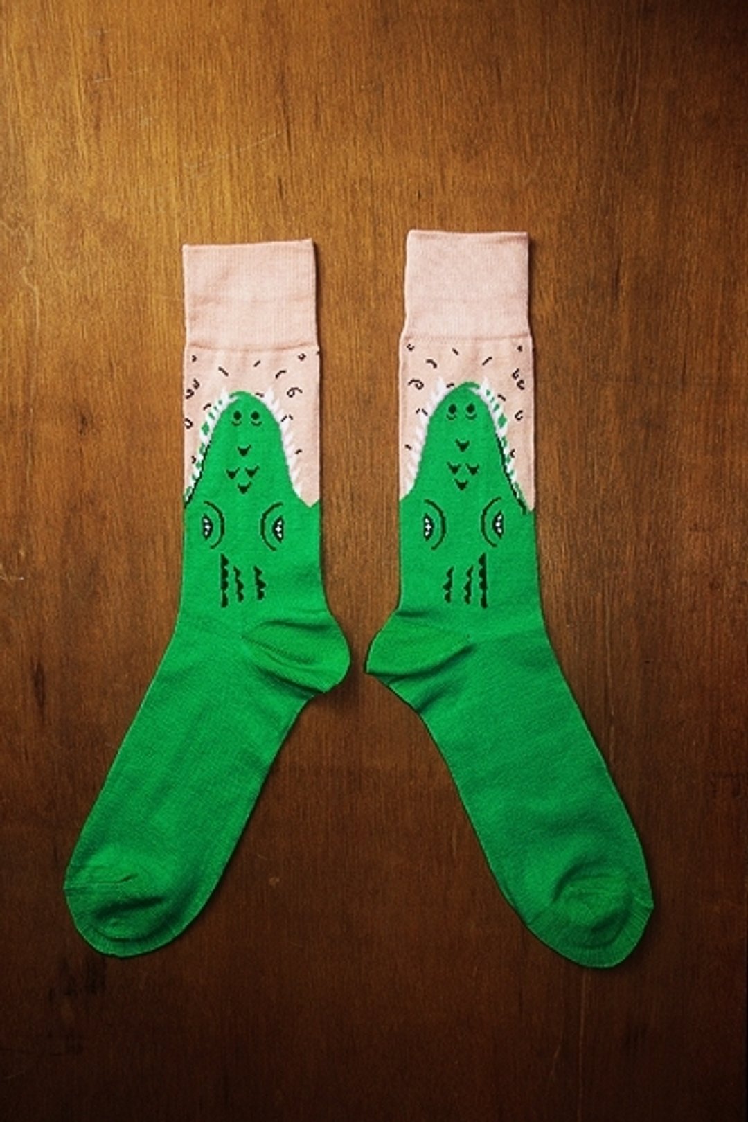 鳄鱼吃脚袜!!夏漪眺=knock your socks off !! - 袜子 - 其他材质 绿色