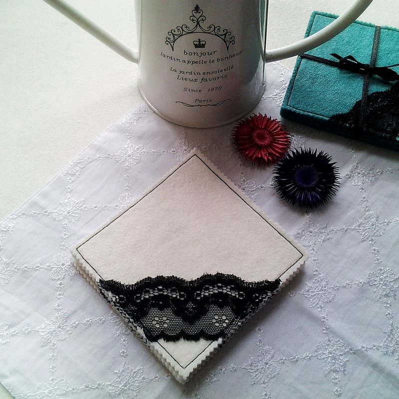 MFP手工黑蕾丝毛毡布料杯垫白色四入组 - 杯垫 - 其他材质 白色