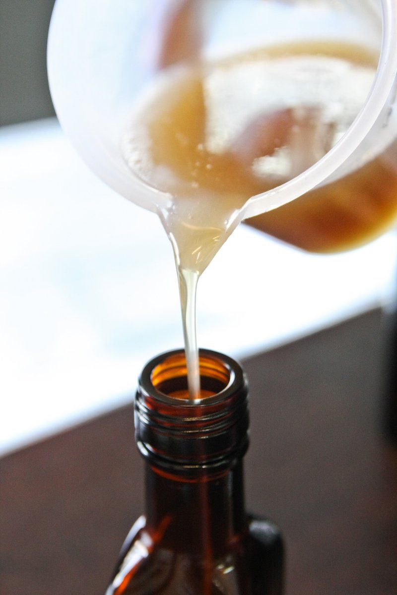 台湾制造  冷压初榨 本土自然农法黑芝麻油   玻璃易碎只提供宅配 - 酱料/调味料 - 其他材质 咖啡色