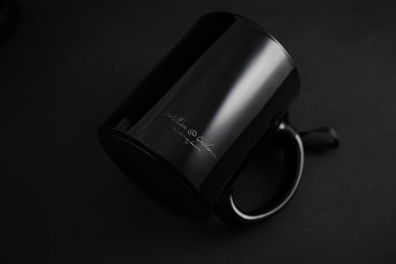 BLACK cup (黑玻璃马克杯） - 厨房用具 - 玻璃 黑色