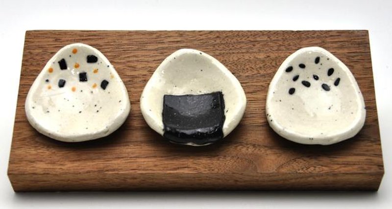 饭团形状陶制筷架 - 筷子/筷架 - 其他材质 