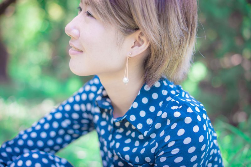 月光下的露珠-摇曳款珍珠耳环(耳夹式) - 耳环/耳夹 - 其他金属 白色