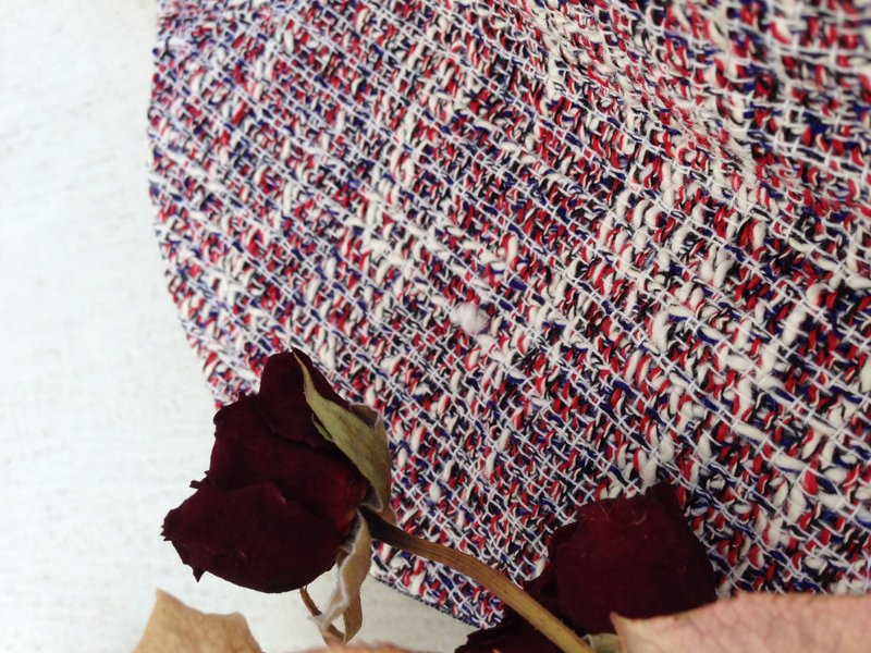 【Qucky】红呢／硬挺伞状花朵帽 - 帽子 - 其他材质 红色