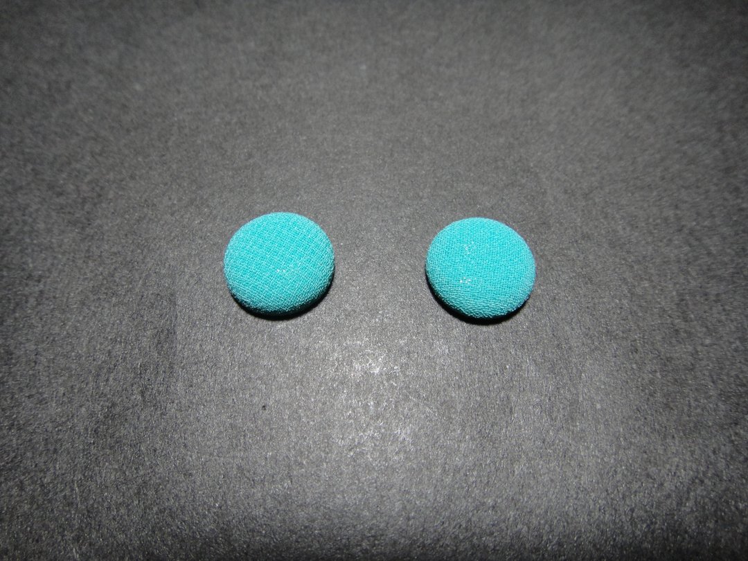 Tiffany Blue 媞芙尼蓝 钮扣耳环 C22BT/UZ08 - 耳环/耳夹 - 丝．绢 蓝色
