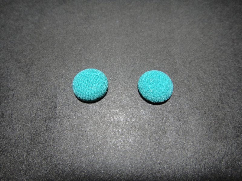 Tiffany Blue 媞芙尼蓝 钮扣耳环 C22BT/UZ08 - 耳环/耳夹 - 丝．绢 蓝色