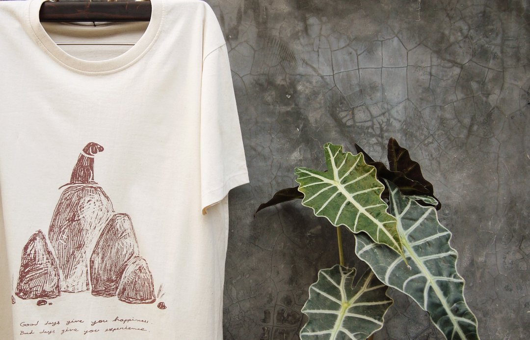 T shirt Crew neck cotton hand print with dog stone Text Good day give your happiness - 中性连帽卫衣/T 恤 - 棉 咖啡色