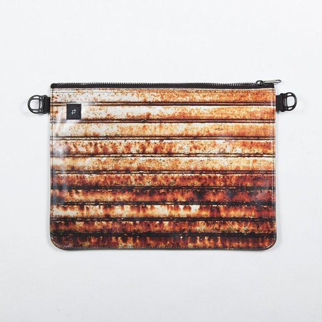 [Lightweight 140g] Rusted shutter body bag - 手提包/手提袋 - 其他材质 咖啡色