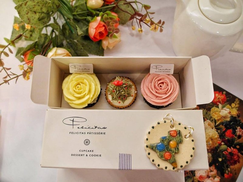 Felicitas Pâtissérie 迷你耶诞玫瑰缤纷杯子蛋糕 - 其他 - 新鲜食材 红色