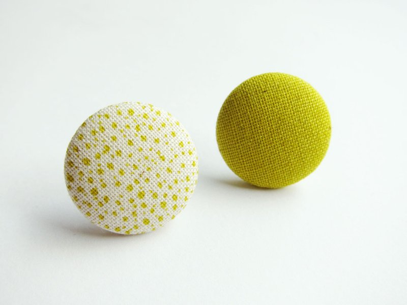 布扣耳环 芥末黄绿 可做夹式耳环 - 耳环/耳夹 - 纸 黄色