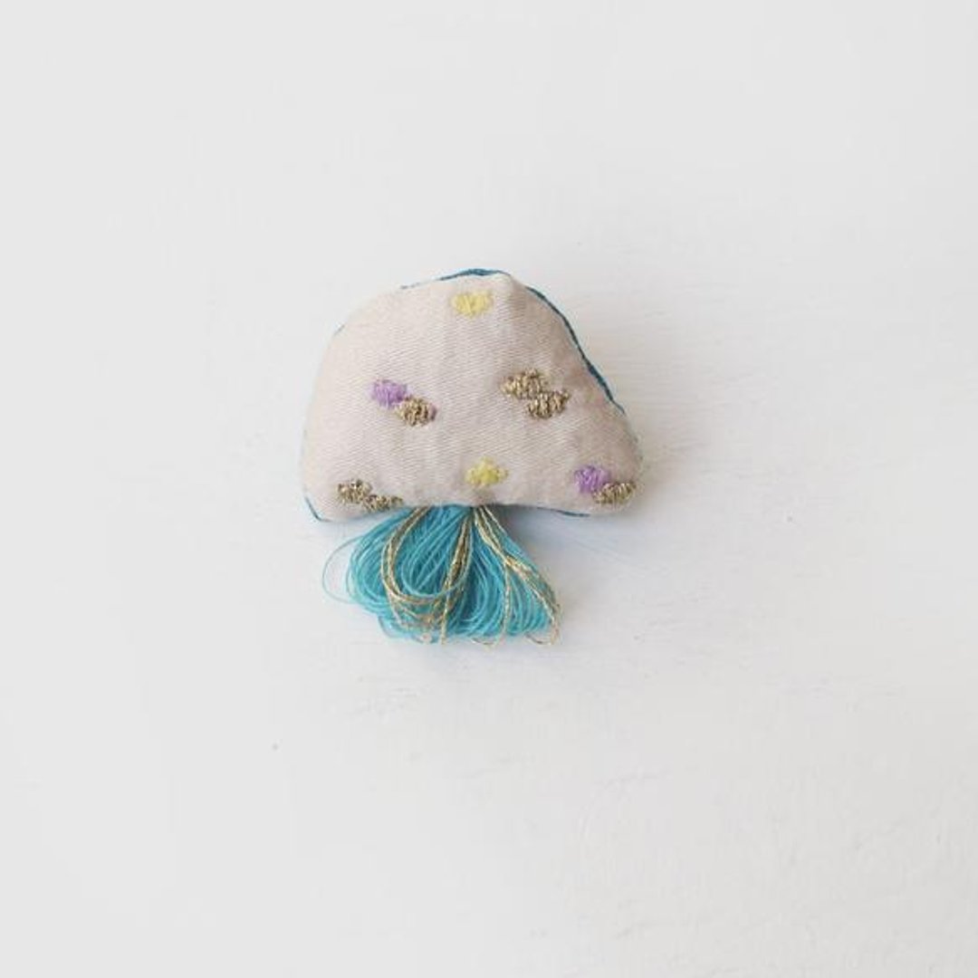 No. jellyfish brooch 017 [MTO] - 胸针 - 其他材质 卡其色