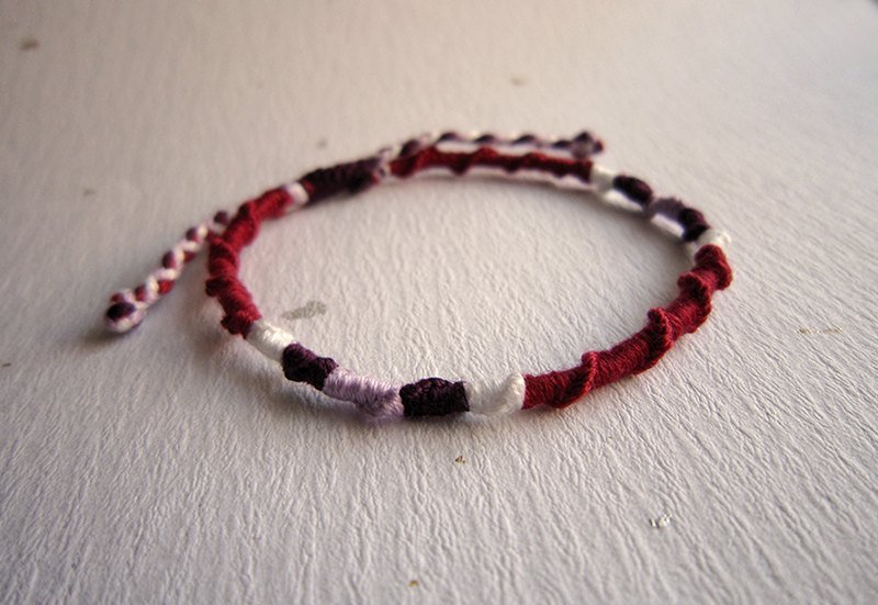 热情 旋转幸运绳编织手环 (可选色) - 手链/手环 - 棉．麻 红色