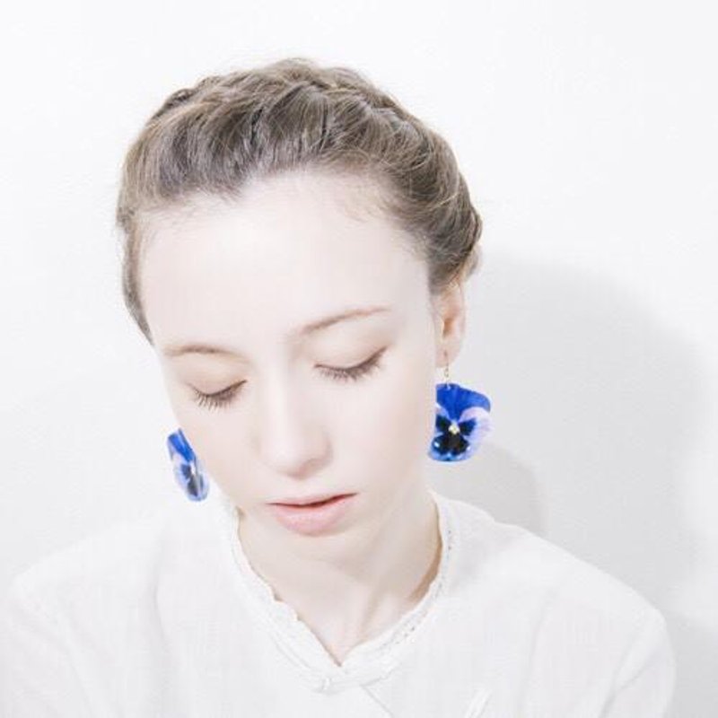 耳针耳环 三色堇 Pansy-L - 耳环/耳夹 - 树脂 紫色