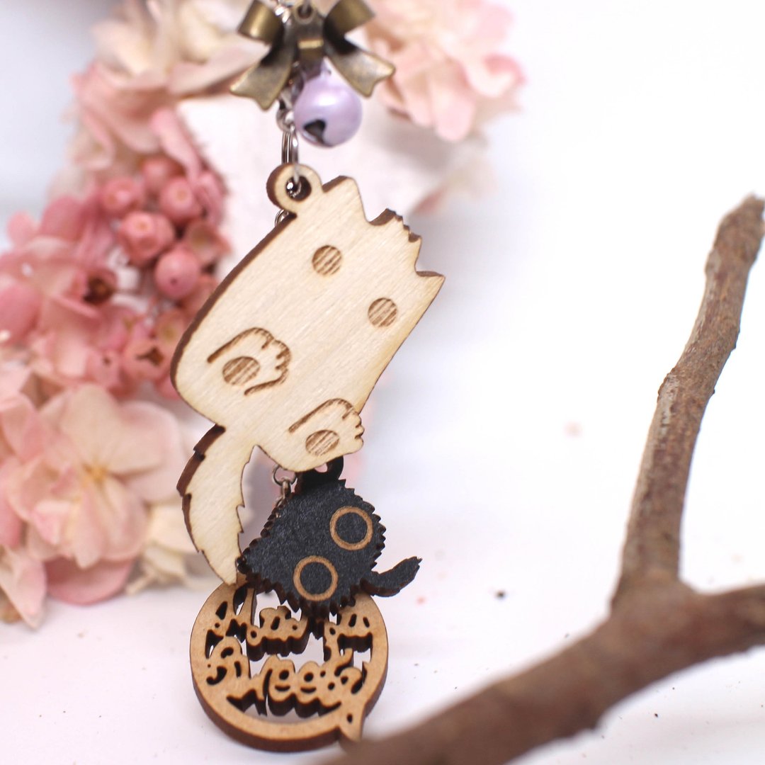 MuMu Sweety 白怪怪猫与毛球 / 钥匙圈 / 手机吊饰 / 精装 - 钥匙链/钥匙包 - 木头 白色
