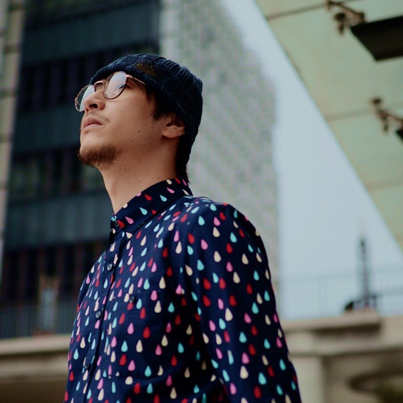 日本雨滴满版印花面料衬衫 - 男装衬衫 - 棉．麻 蓝色