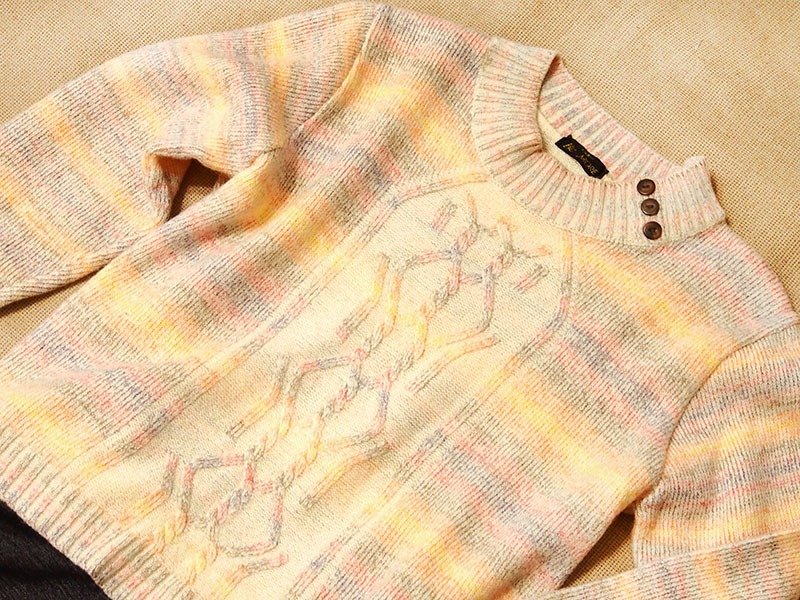 小牛村 Calf Village 古着 vintage 短版毛衣 彩虹针织衫 {余光彩霞} - 女装针织衫/毛衣 - 羊毛 白色