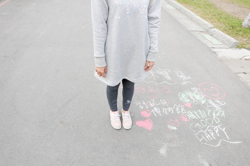 我用走的去！_蝴蝶散步裤袜 - 女装长裤 - 其他材质 