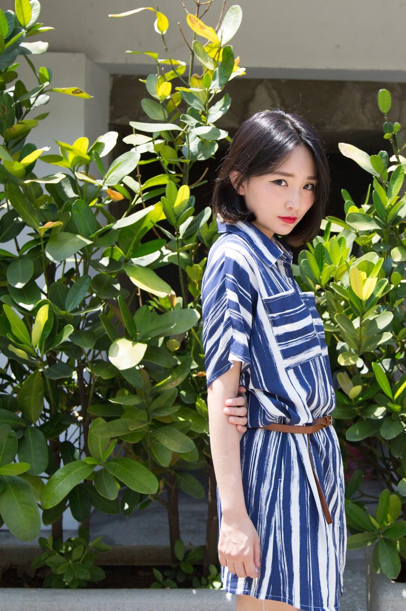 海洋蓝 树木纹长版衬衫 - 女装衬衫 - 其他材质 蓝色