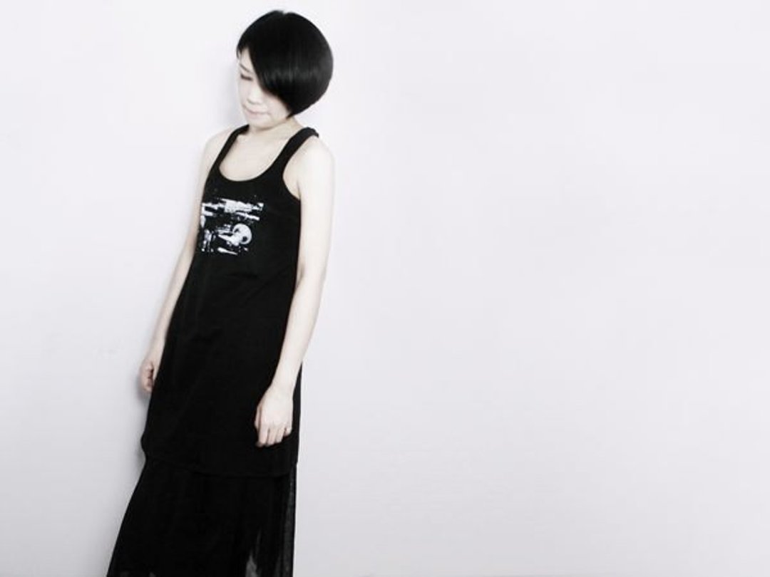 I . A . N Design 水母 黑色背心 长版挖背 纯天然 100% 有机棉 Organic Cotton - 女装背心 - 棉 黑色