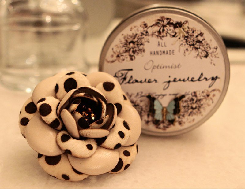 花朵饰品 胸花 吊饰 (花语:Optimist 乐天派) - 其他 - 真皮 白色