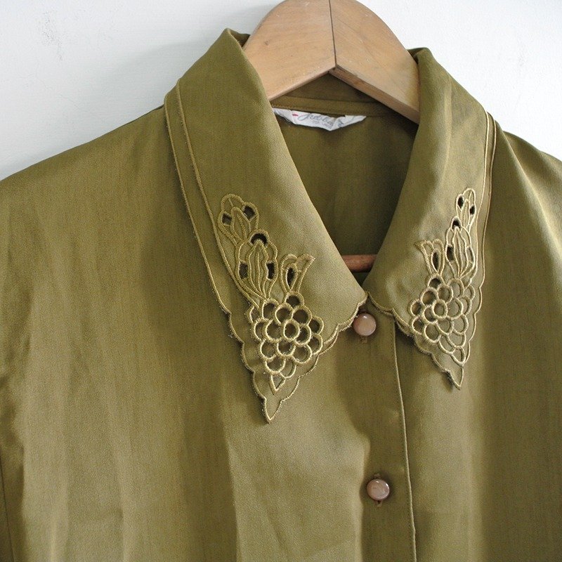 │Slowly│葡萄树与枝子-雪纺古着衣│日本制.vintage.复古.文艺.日本女孩.森林.甜美 - 女装衬衫 - 其他材质 绿色