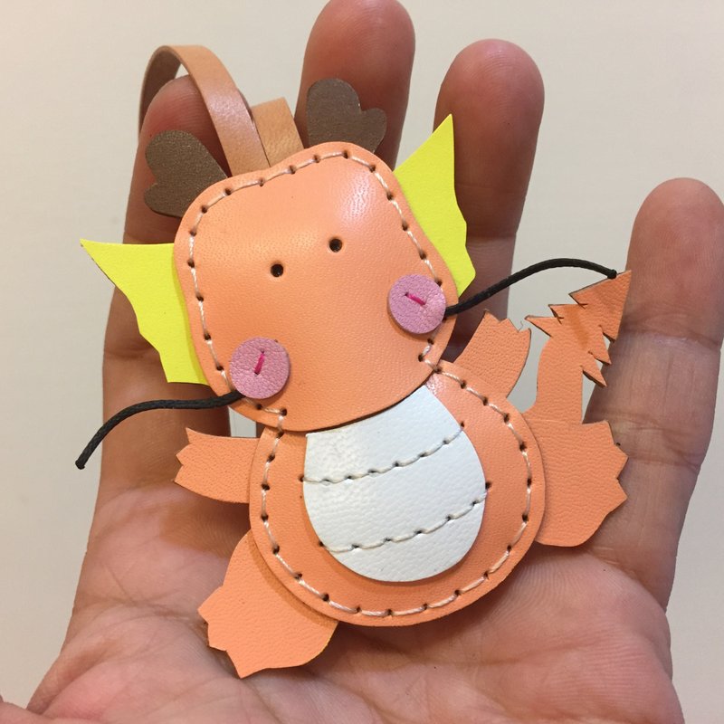 {Leatherprince 手工皮革} 台湾MIT 桃色 可爱 小龙 纯手工缝制 皮革 吊饰 / Puff the Dragon leather charm in Peach（Small size / 小尺寸 ） - 钥匙链/钥匙包 - 真皮 橘色