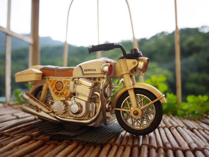 Modern_Times［Ｖintage、复古老件、旧物 专卖］铁皮玩具 HONDA 警察 重型机车 - 其他 - 其他材质 卡其色