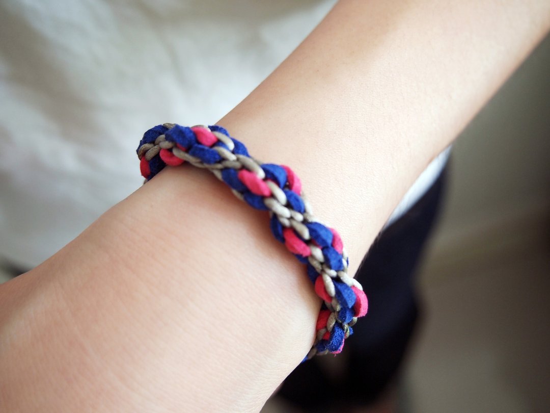 Just Knitting手工编织幸运彩蓝衬桃红色手链 ● 香港制造 - 手链/手环 - 其他材质 红色
