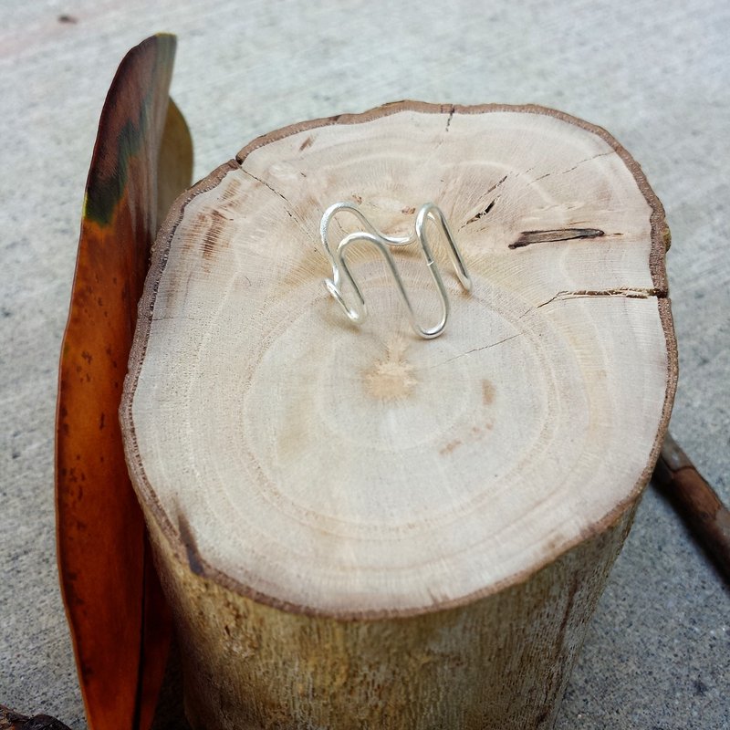 <Phaemi> 纯银波浪戒/925纯银线/旋绕戒/Wave/Wavy ring/Organic shape - 戒指 - 其他金属 灰色