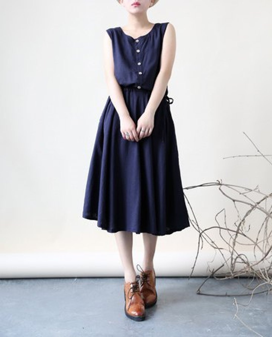 │moderato│自然清新日本女孩棉麻绑带洋装-藏蓝 - 洋装/连衣裙 - 其他材质 蓝色