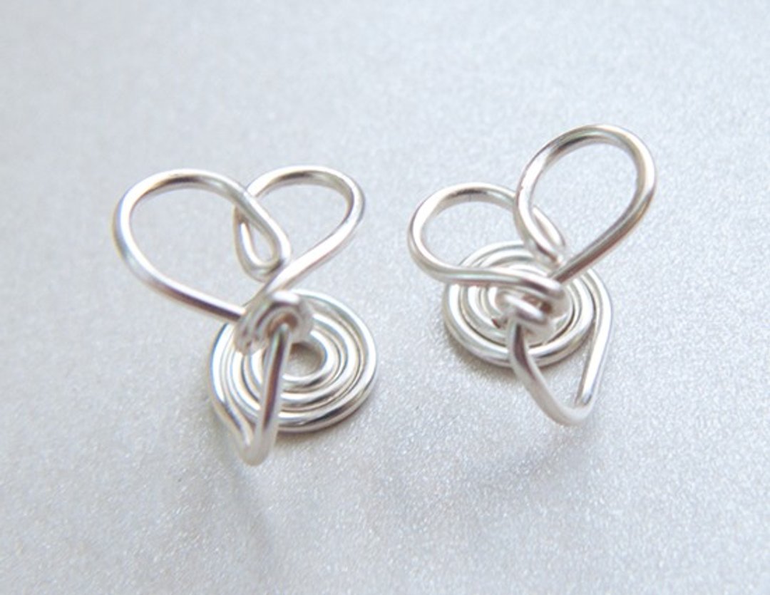 Metal-手作Heart耳夹 - 亮银色(纯手工制作.幸运物.礼物.饰品.美国进口.耳夹.礼盒.金属线) - 耳环/耳夹 - 其他金属 灰色