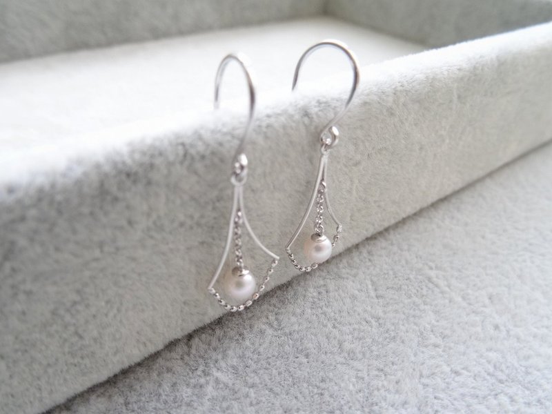 日本14K白金 AKOYA 海水珍珠耳环 (4mm) - 耳环/耳夹 - 贵金属 银色