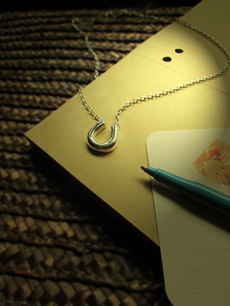 【情人节礼盒】horseshoe m necklace_马蹄铁m项链 幸运 对链 - 项链 - 银 银色
