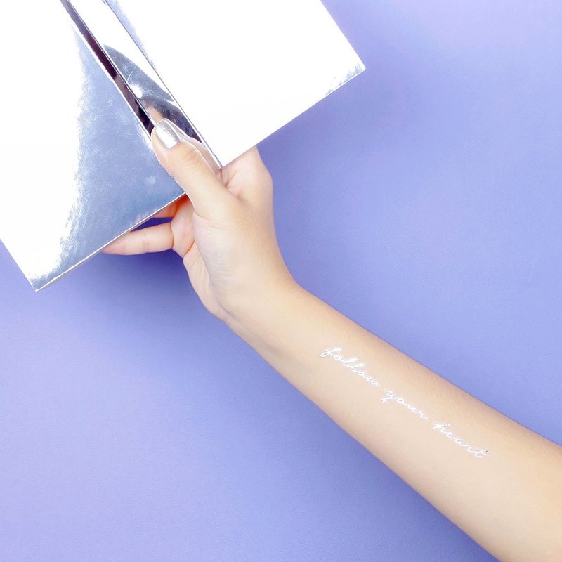 银色刺青纹身贴纸 - 手写文字 跟随你的心 Surprise Tattoos - 纹身贴 - 纸 银色
