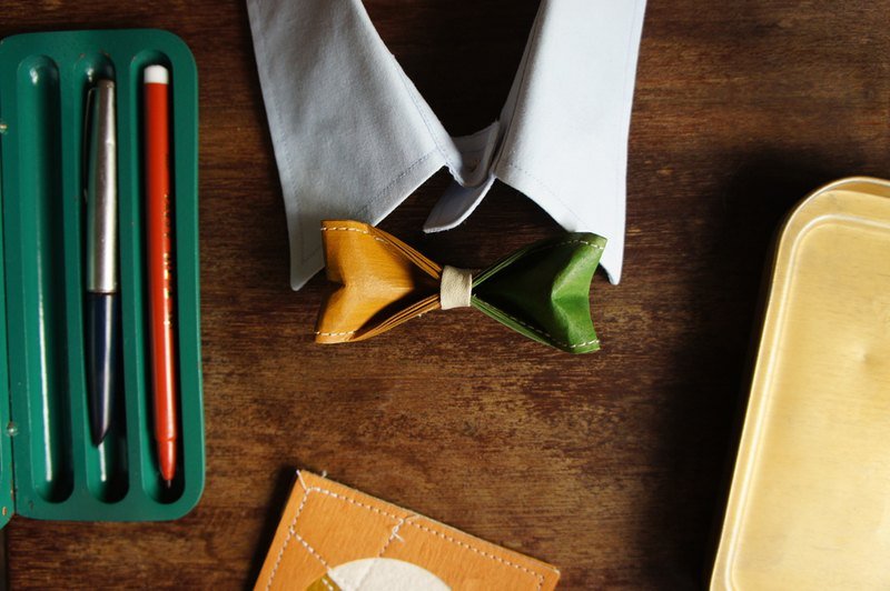 “Paper Bow Tie”纸领结 双色- No.232（绅士款/土黄棕草地绿）男性/朋友/礼物/领结 - 领带/领带夹 - 纸 金色